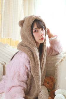 越跳衣服越少的舞蹈视频